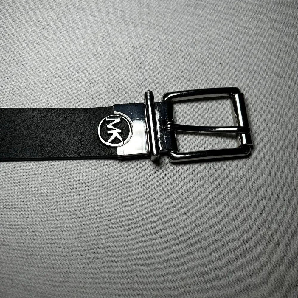 Michael Kors reversible signature logo and leather belt Size M (est), Preppy